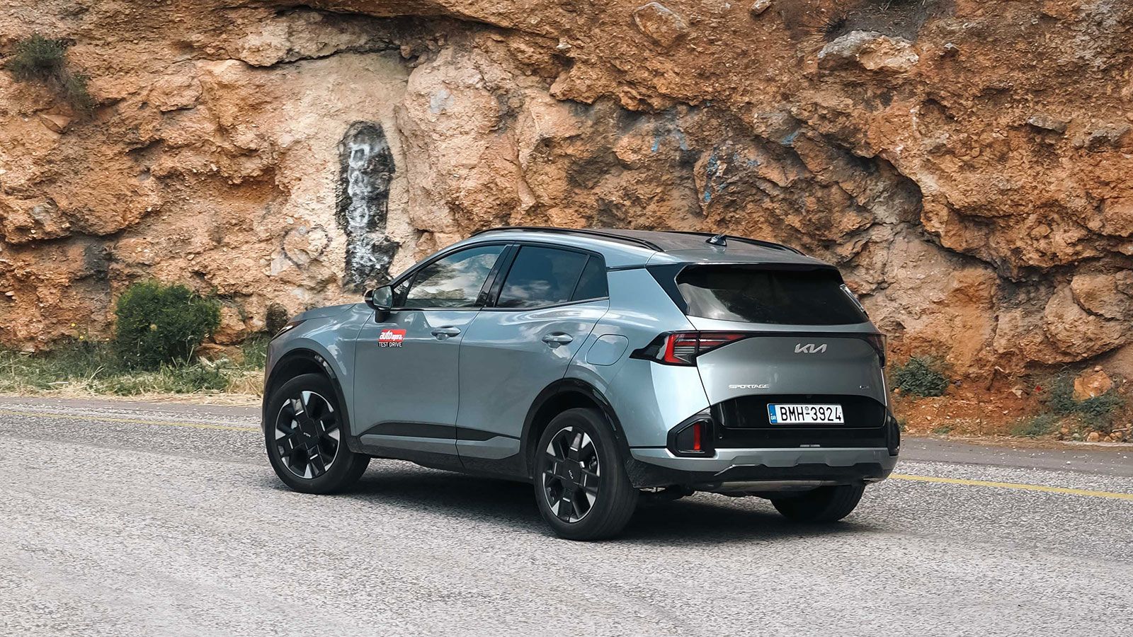 Συγκριτικό: Kia Sportage HEV 239 PS VS VW Tiguan eTSI 150 PS